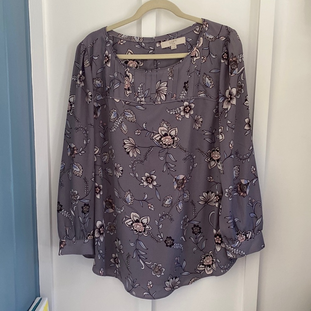 Loft Plus Blouse with Floral Pattern - Size 18